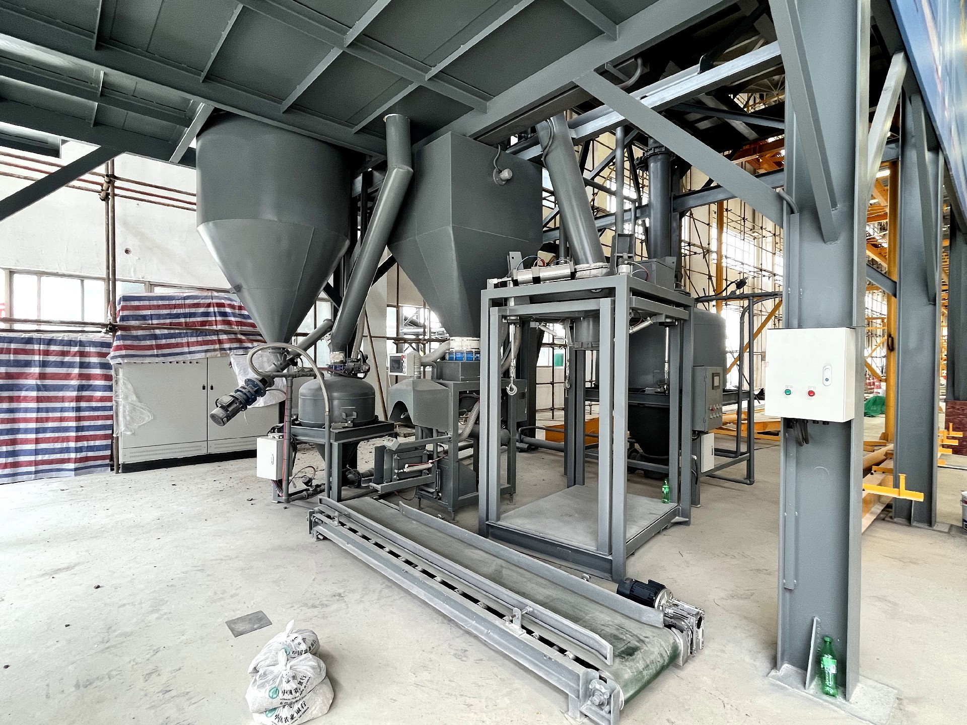 立軸行星式攪拌機：高勻質(zhì)混合技術(shù)引領(lǐng)UHPC、新能源與粉體冶金產(chǎn)業(yè)升級